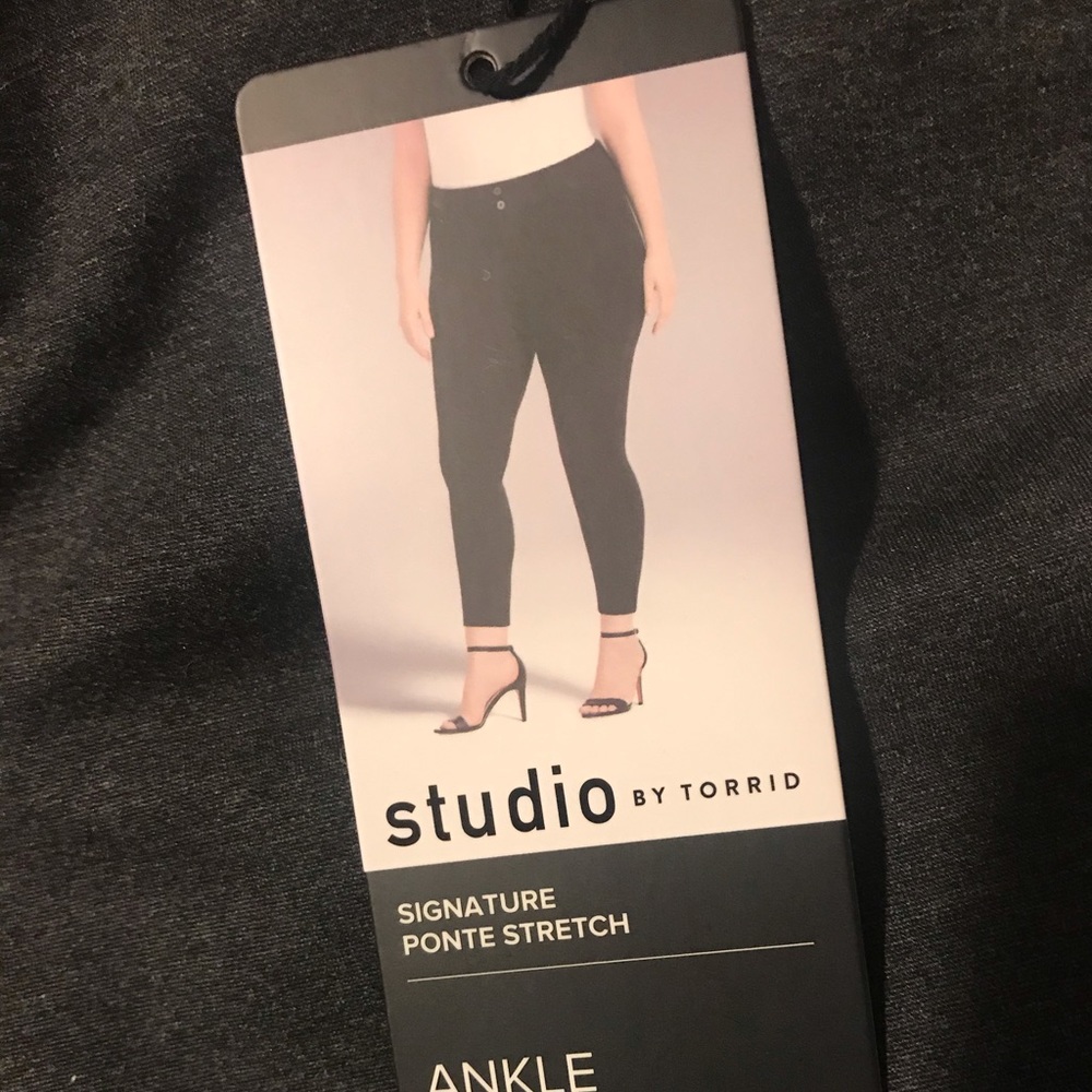 Ankle skinny pants